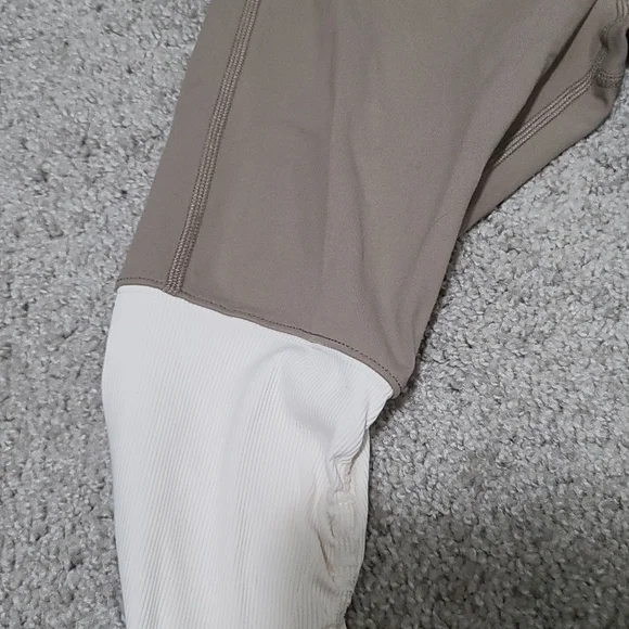 Lot 2 Alo Yoga Goddess Leggings Camel/Ivory and Marble/Black Medium - Picture 4 of 11